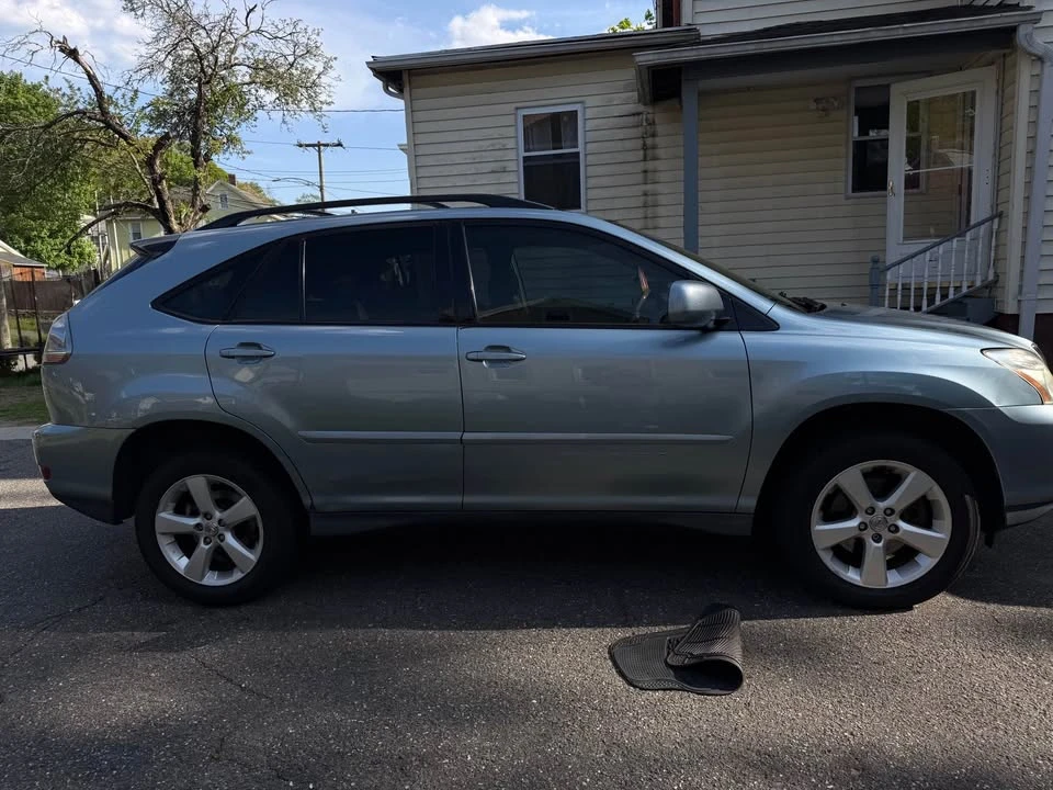 2005 Lexus RX 2nd Gen - Image 4 of 18