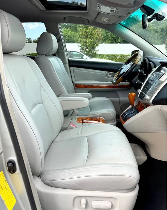 2005 Lexus RX 2nd Gen - Image 15 of 20