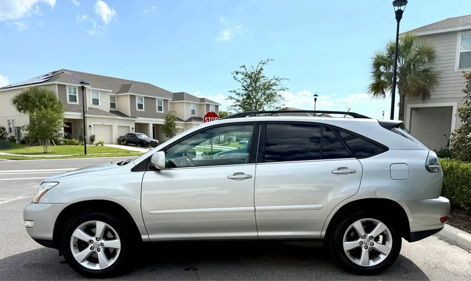 2005 Lexus RX 2nd Gen - Image 5 of 20