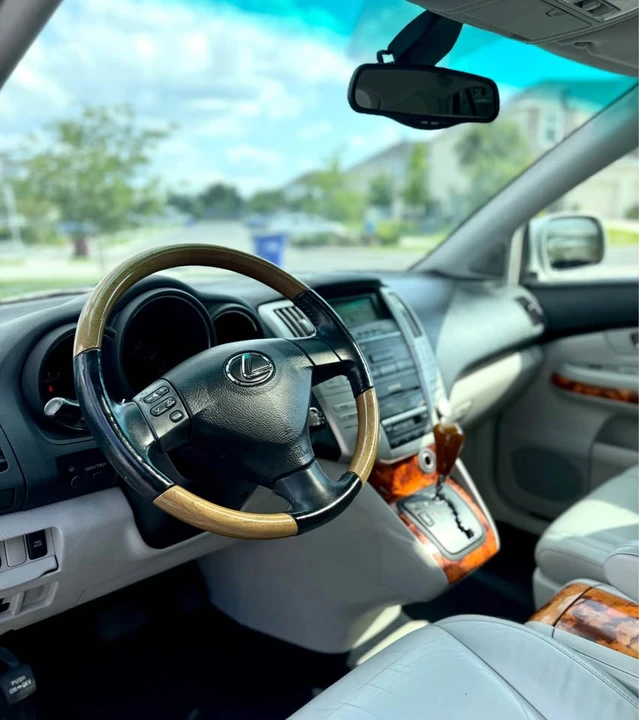 2005 Lexus RX 2nd Gen - Image 7 of 20