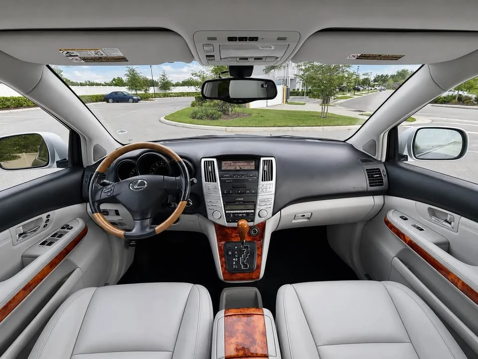 2005 Lexus RX 2nd Gen - Image 17 of 20