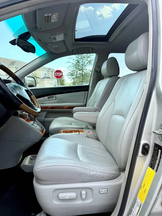 2005 Lexus RX 2nd Gen - Image 8 of 20