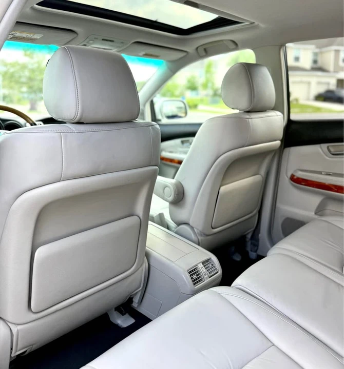 2005 Lexus RX 2nd Gen - Image 11 of 20