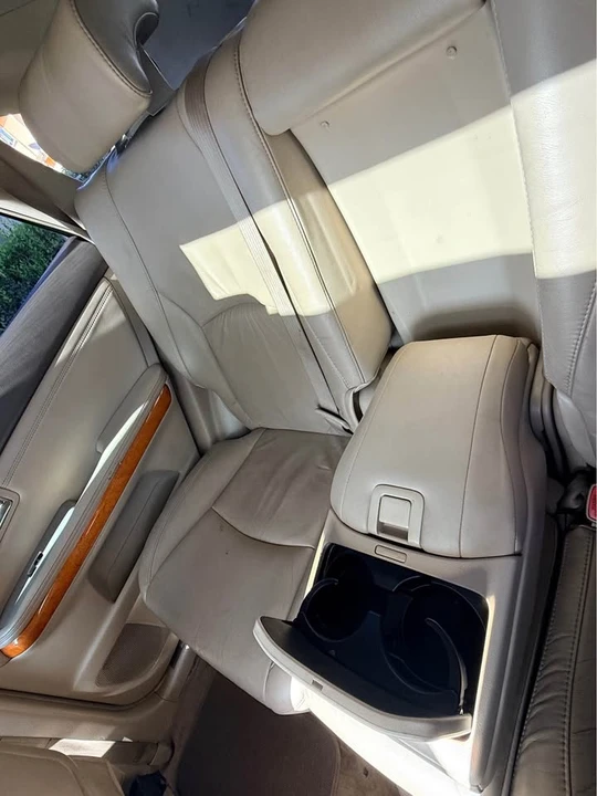 2005 Lexus RX 2nd Gen - Image 13 of 18