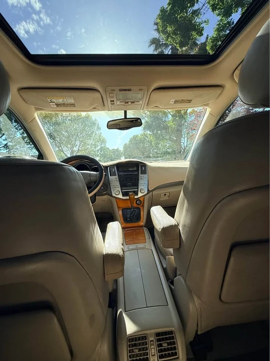 2005 Lexus RX 2nd Gen - Image 12 of 18
