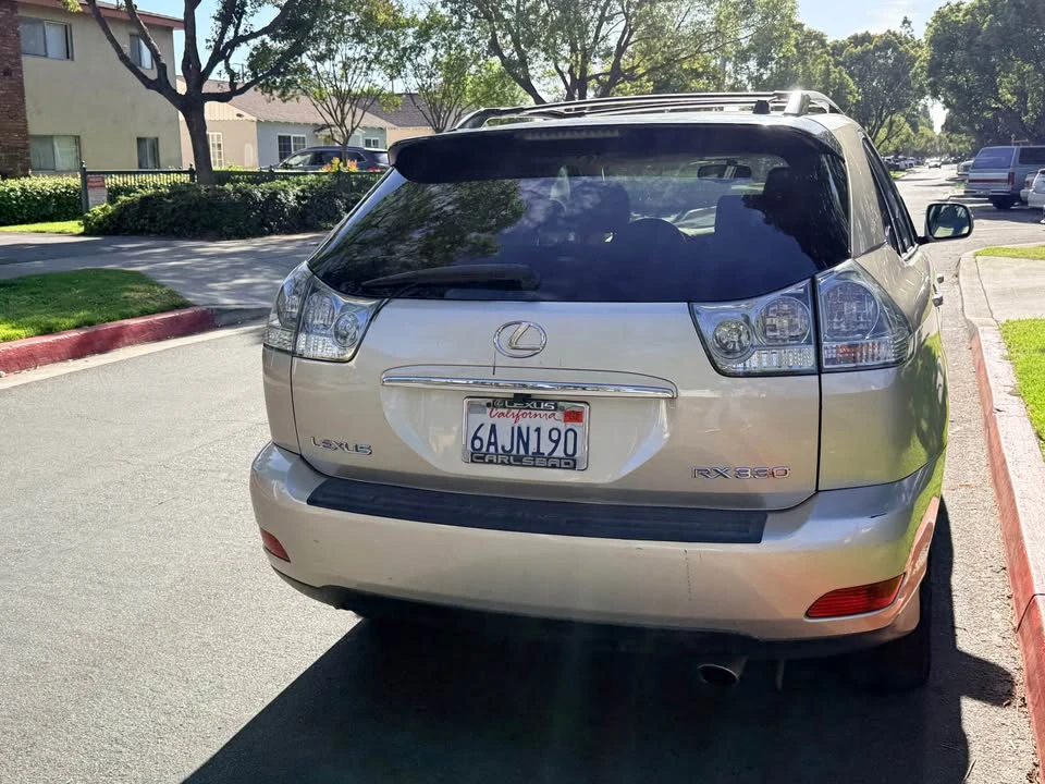 2005 Lexus RX 2nd Gen - Image 5 of 18