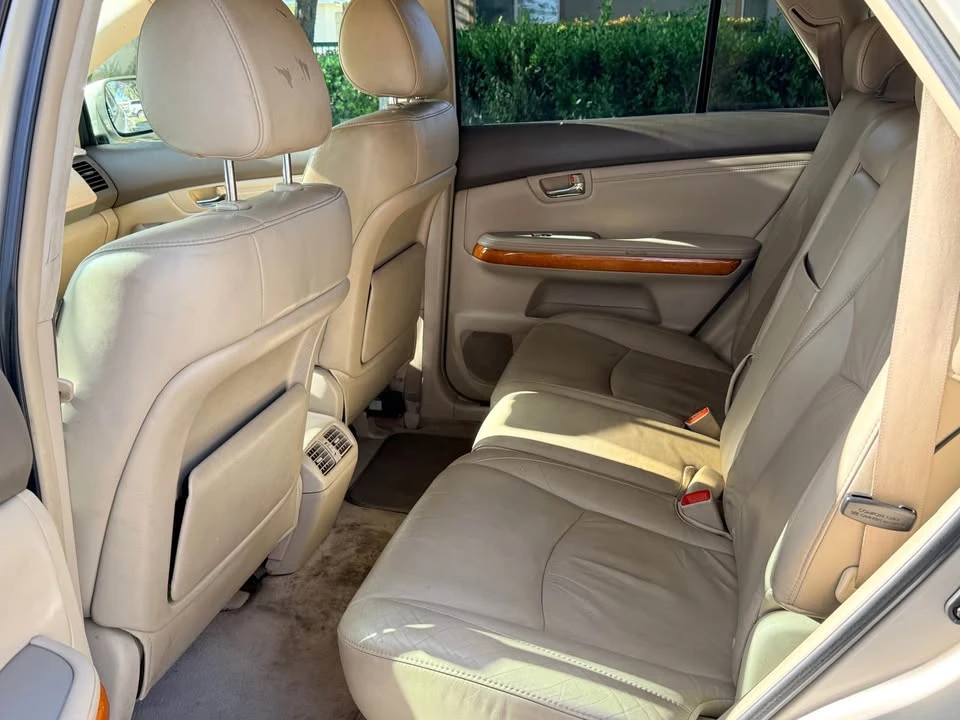 2005 Lexus RX 2nd Gen - Image 10 of 18