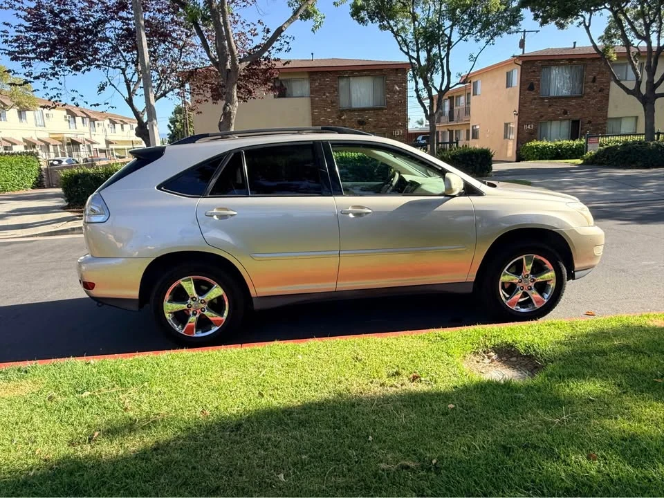 2005 Lexus RX 2nd Gen - Image 4 of 18