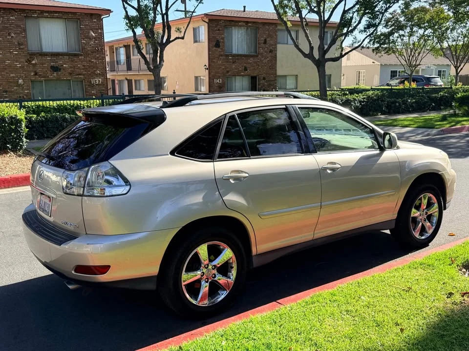 2005 Lexus RX 2nd Gen - Image 6 of 18
