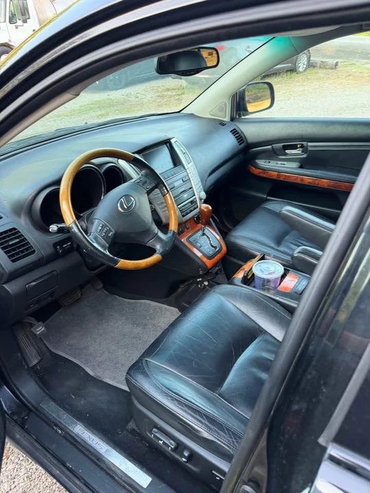 2005 Lexus RX 2nd Gen - Image 4 of 7
