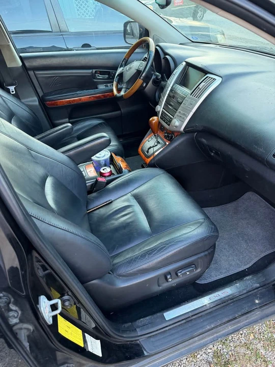 2005 Lexus RX 2nd Gen - Image 6 of 7