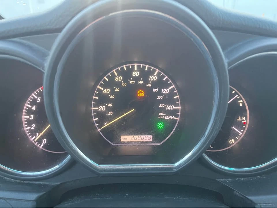 2005 Lexus RX 2nd Gen - Image 13 of 14
