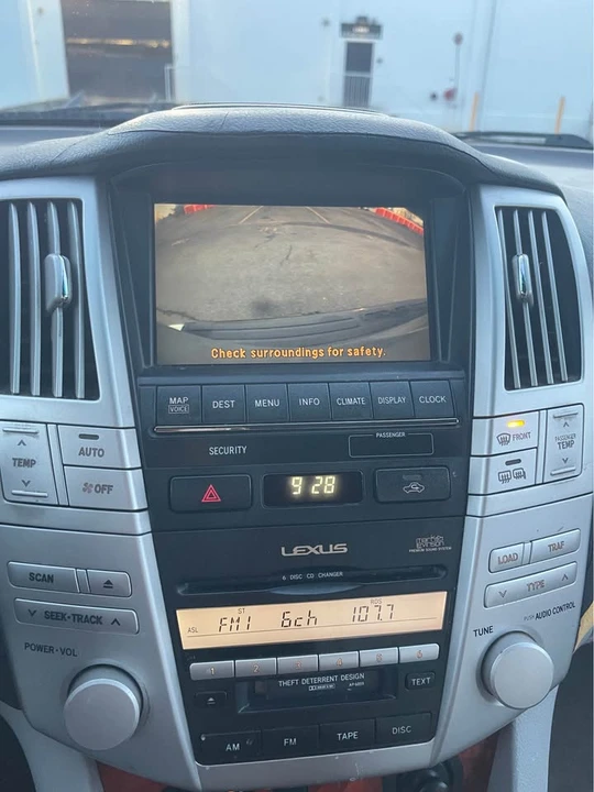 2005 Lexus RX 2nd Gen - Image 12 of 14
