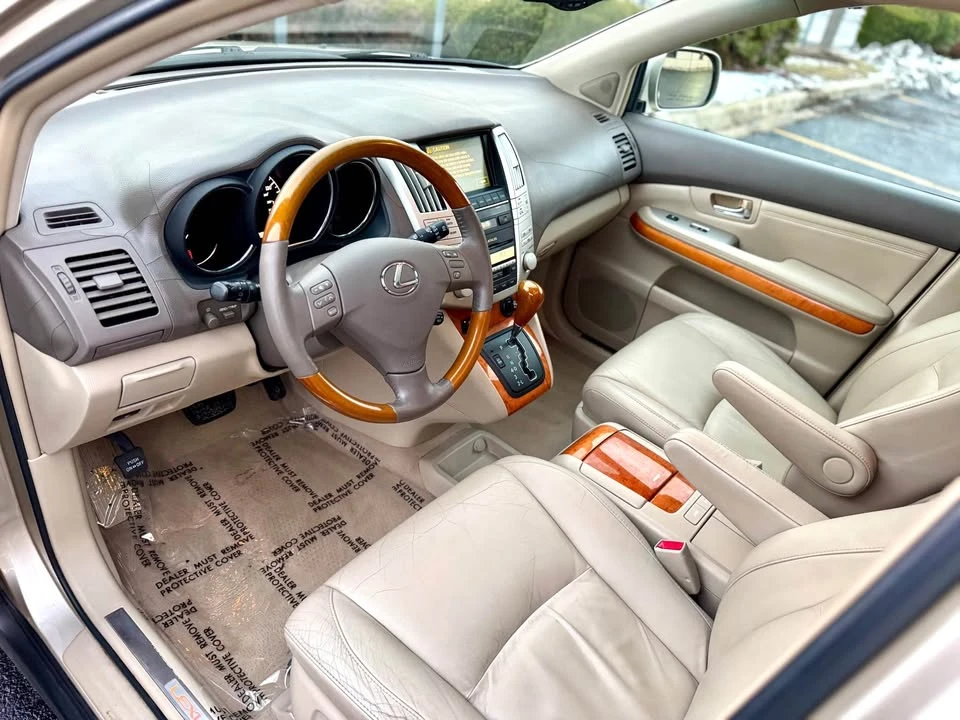 2005 Lexus RX 2nd Gen - Image 10 of 18