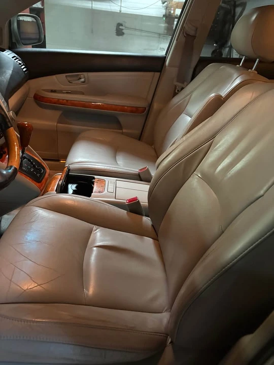2005 Lexus RX 2nd Gen - Image 6 of 16