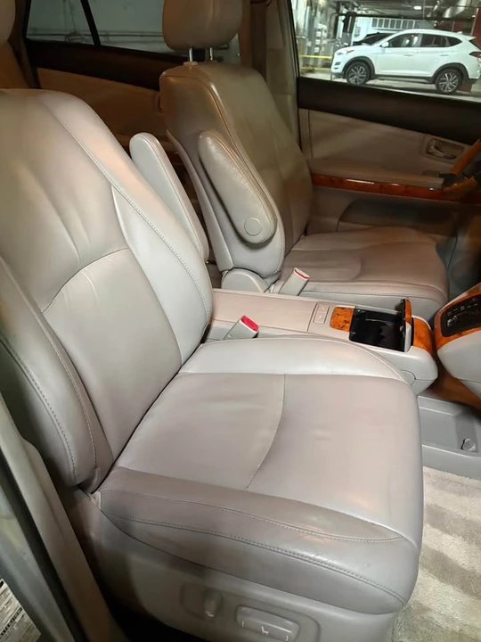 2005 Lexus RX 2nd Gen - Image 2 of 16