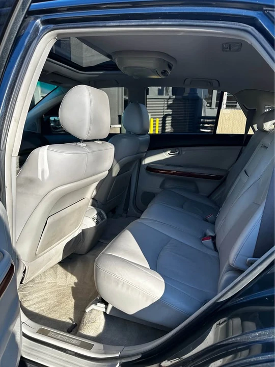 2005 Lexus RX 2nd Gen - Image 11 of 17