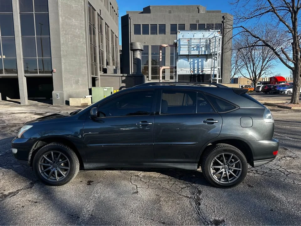 2005 Lexus RX 2nd Gen - Image 8 of 17