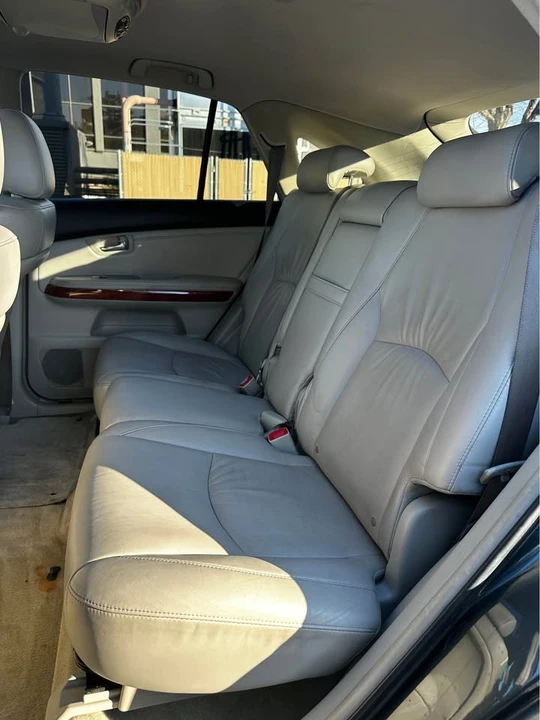 2005 Lexus RX 2nd Gen - Image 12 of 17