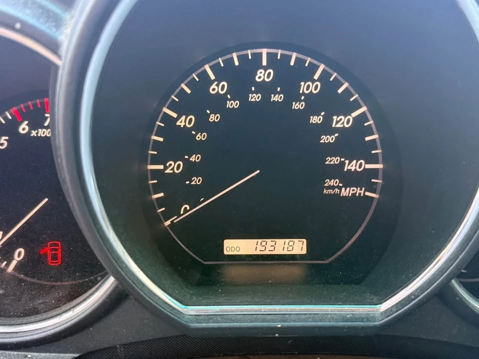 2005 Lexus RX 2nd Gen - Image 16 of 20