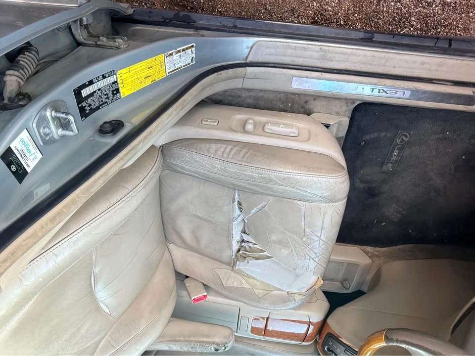 2005 Lexus RX 2nd Gen - Image 11 of 20