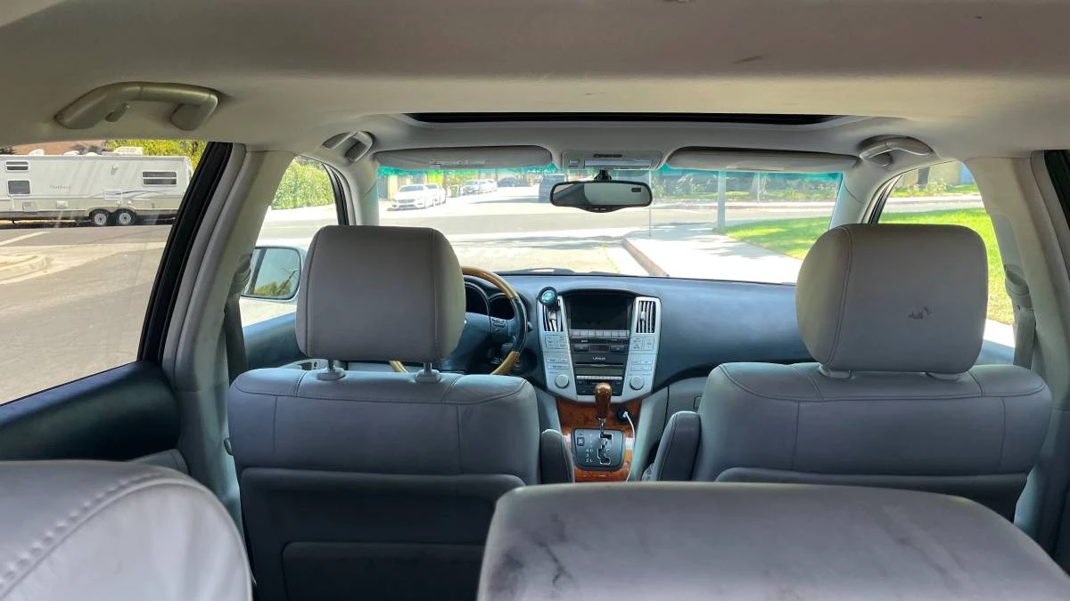 2005 Lexus RX 2nd Gen - Image 11 of 14