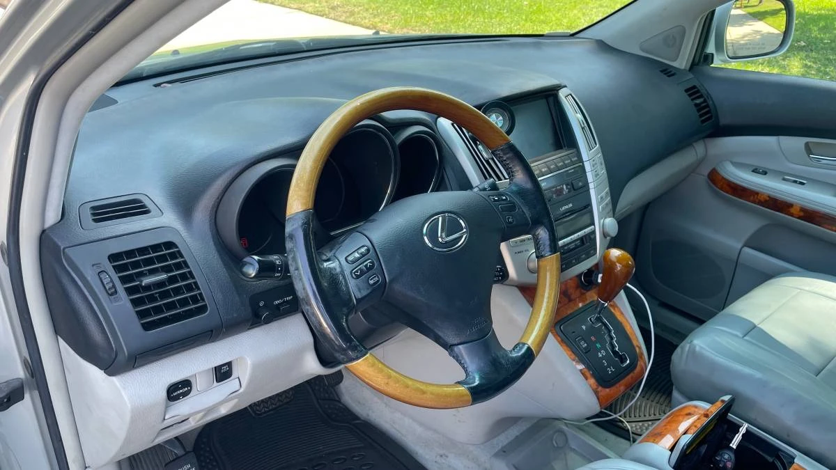 2005 Lexus RX 2nd Gen - Image 7 of 14