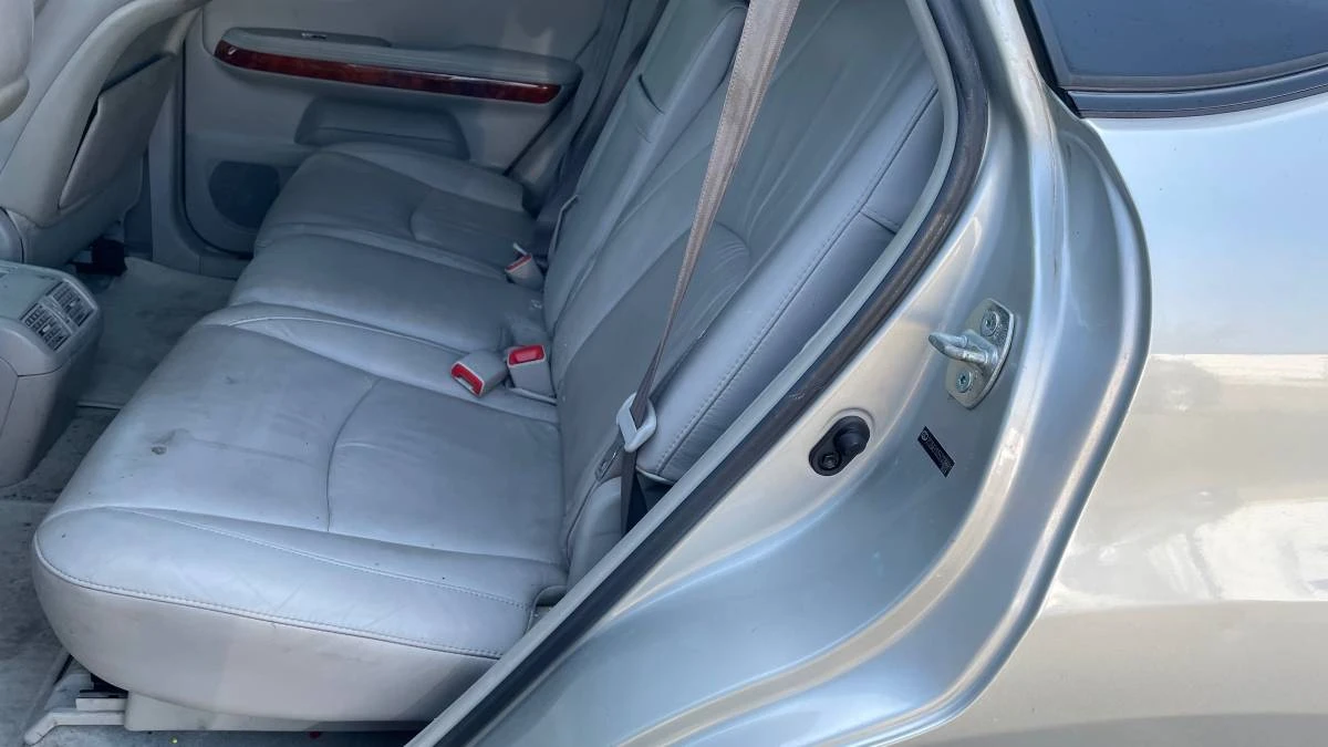 2005 Lexus RX 2nd Gen - Image 9 of 14