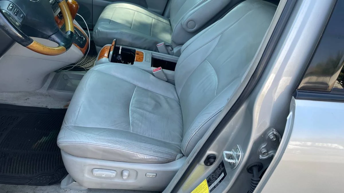 2005 Lexus RX 2nd Gen - Image 6 of 14