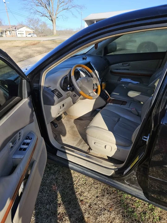 2005 Lexus RX 2nd Gen - Image 3 of 5