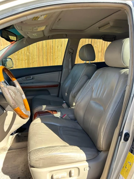 2005 Lexus RX 2nd Gen - Image 11 of 12