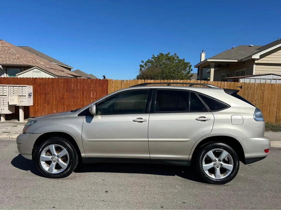 2005 Lexus RX 2nd Gen - Image 2 of 12