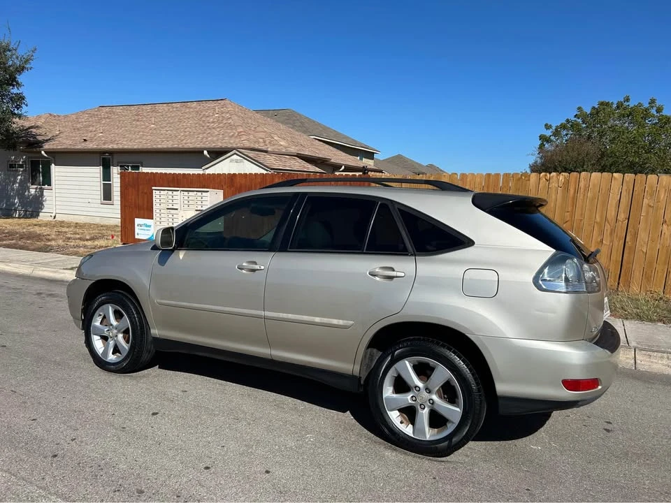 2005 Lexus RX 2nd Gen - Image 6 of 12