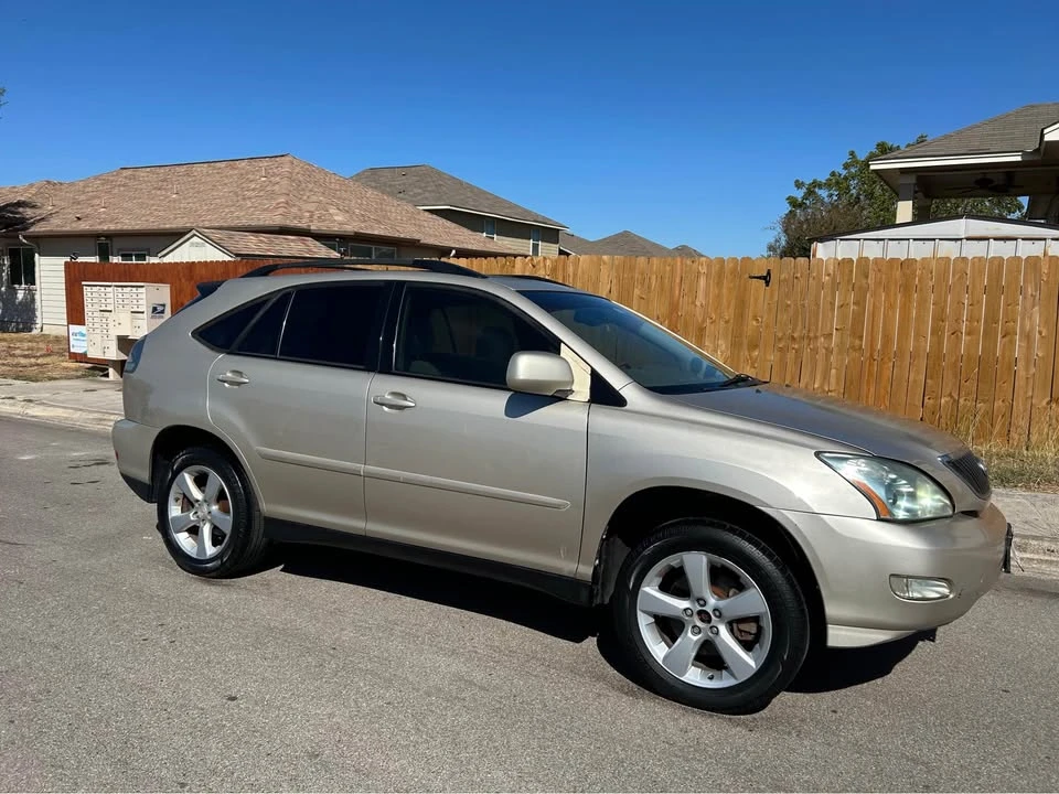 2005 Lexus RX 2nd Gen - Image 4 of 12