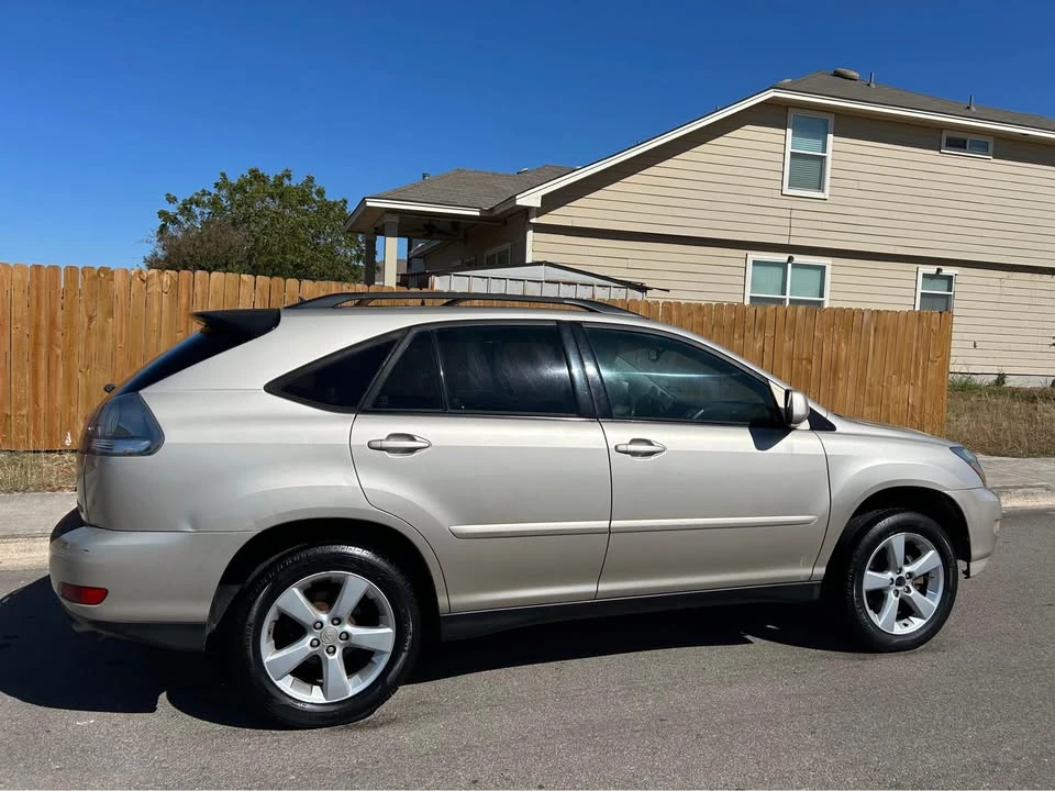 2005 Lexus RX 2nd Gen - Image 8 of 12