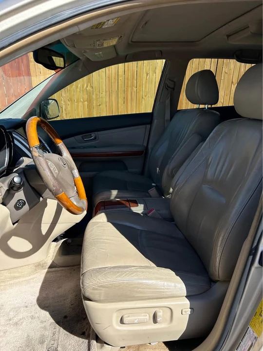 2005 Lexus RX 2nd Gen - Image 9 of 12