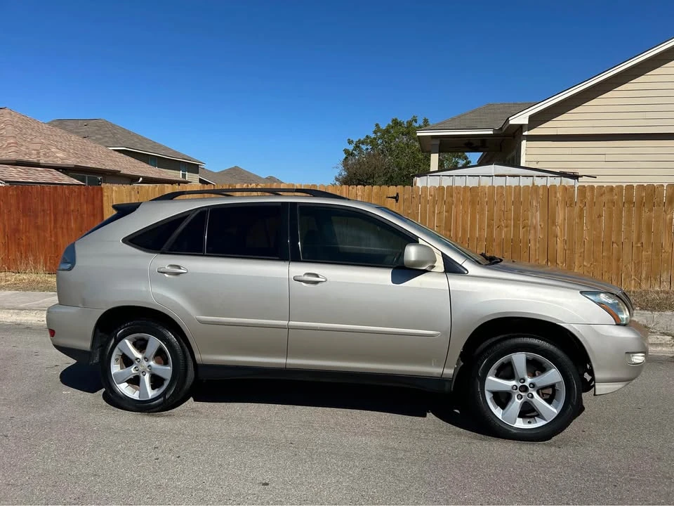 2005 Lexus RX 2nd Gen - Image 5 of 12