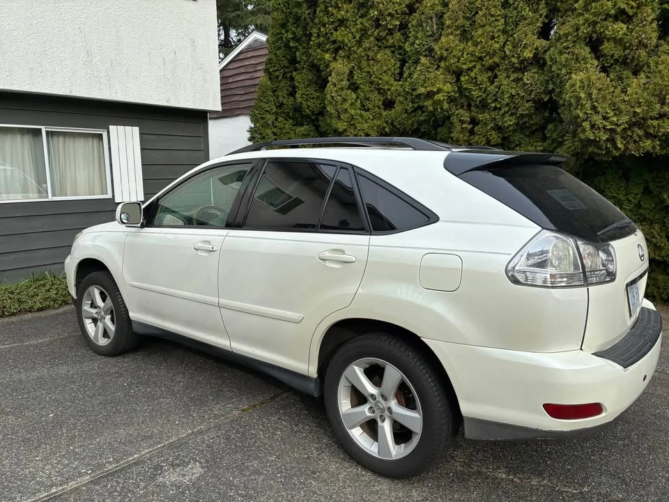 2005 Lexus RX 2nd Gen - Image 2 of 6