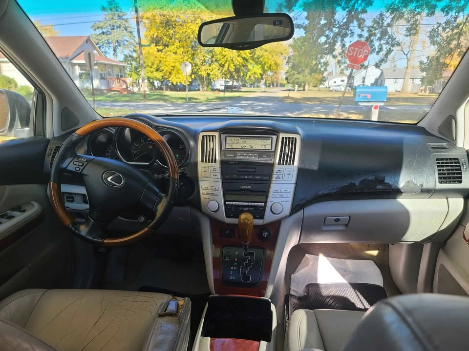 2005 Lexus RX 2nd Gen - Image 7 of 11
