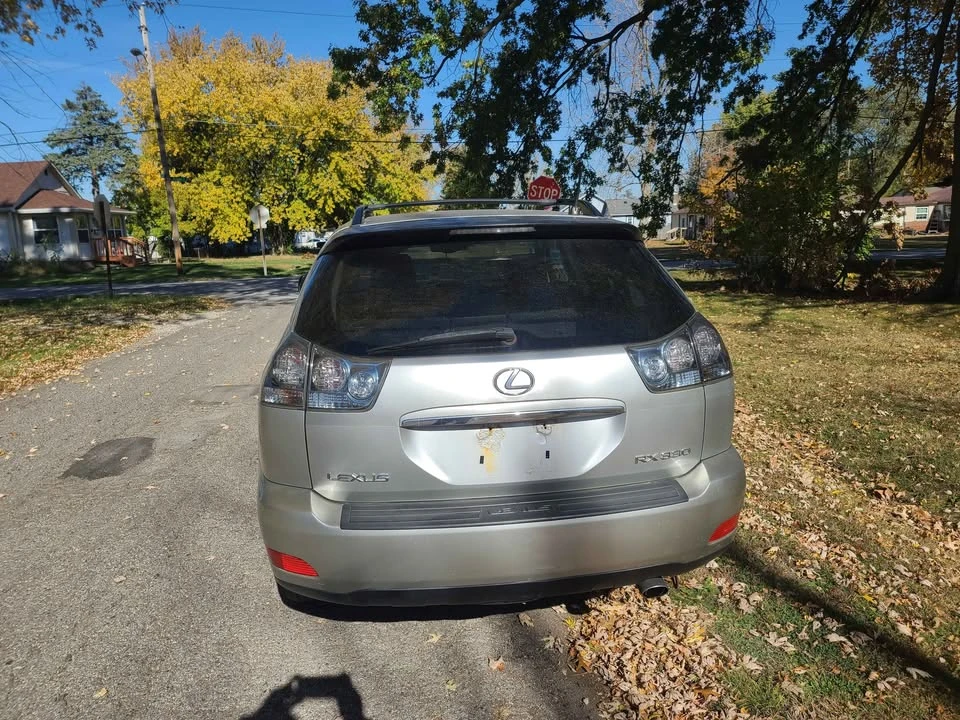 2005 Lexus RX 2nd Gen - Image 3 of 11