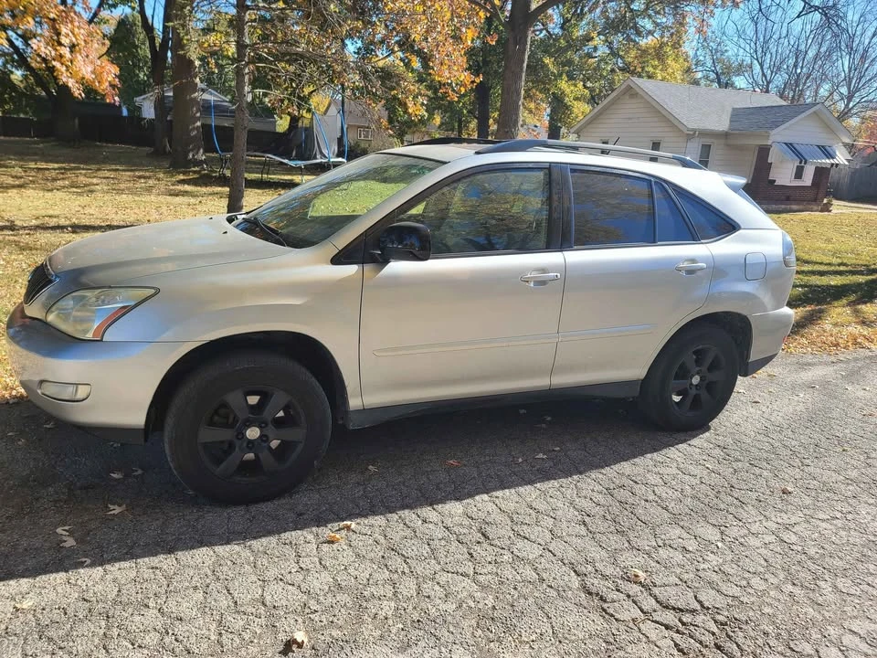 2005 Lexus RX 2nd Gen - Image 11 of 11