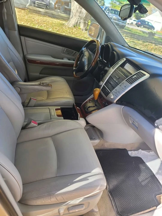 2005 Lexus RX 2nd Gen - Image 5 of 11