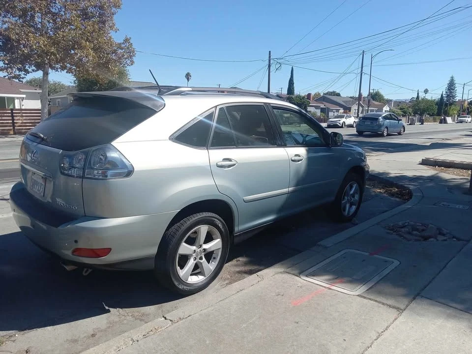 2005 Lexus RX 2nd Gen - Image 3 of 6