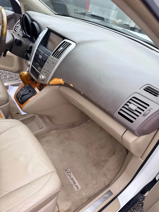 2005 Lexus RX 2nd Gen - Image 16 of 20