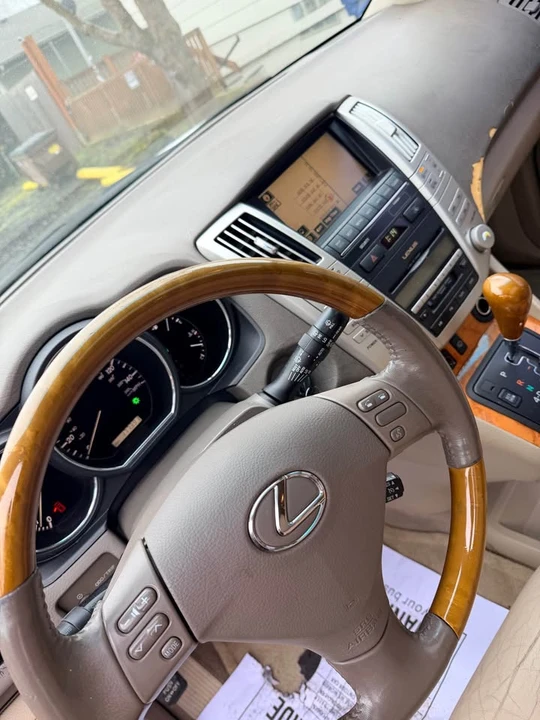 2005 Lexus RX 2nd Gen - Image 8 of 20