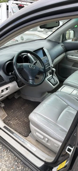 2005 Lexus RX 2nd Gen - Image 6 of 7