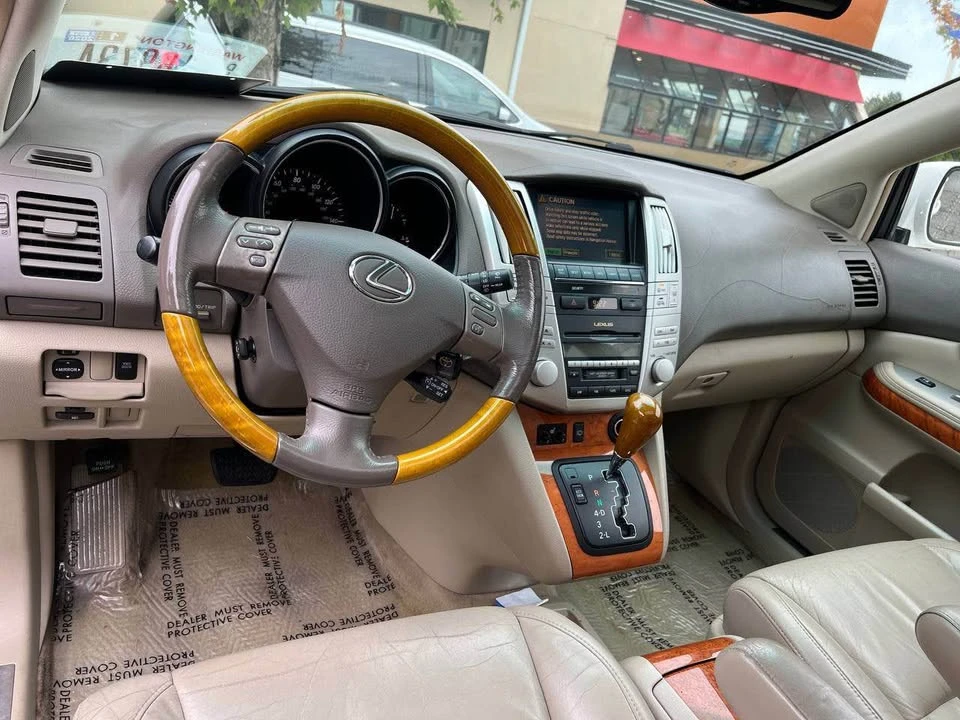 2005 Lexus RX 2nd Gen - Image 10 of 15