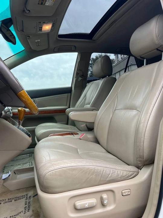 2005 Lexus RX 2nd Gen - Image 9 of 14