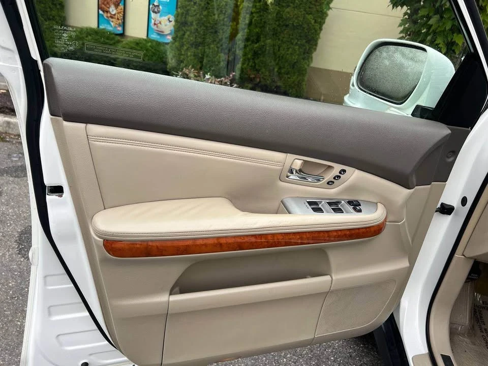 2005 Lexus RX 2nd Gen - Image 14 of 15