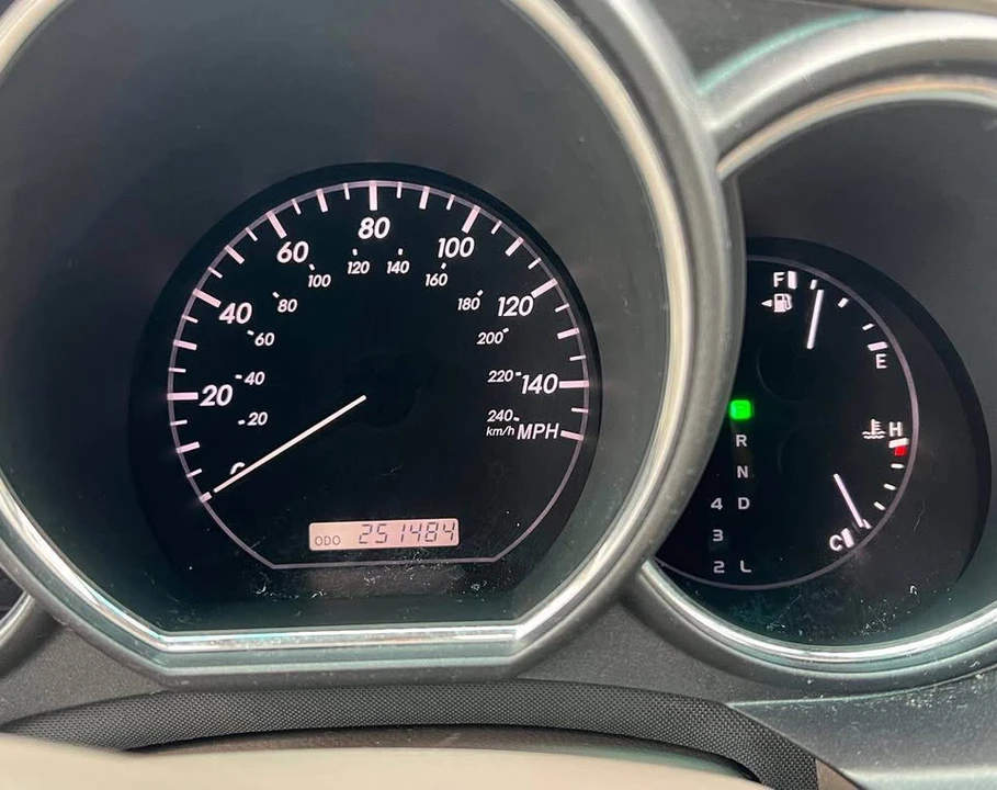 2005 Lexus RX 2nd Gen - Image 13 of 14